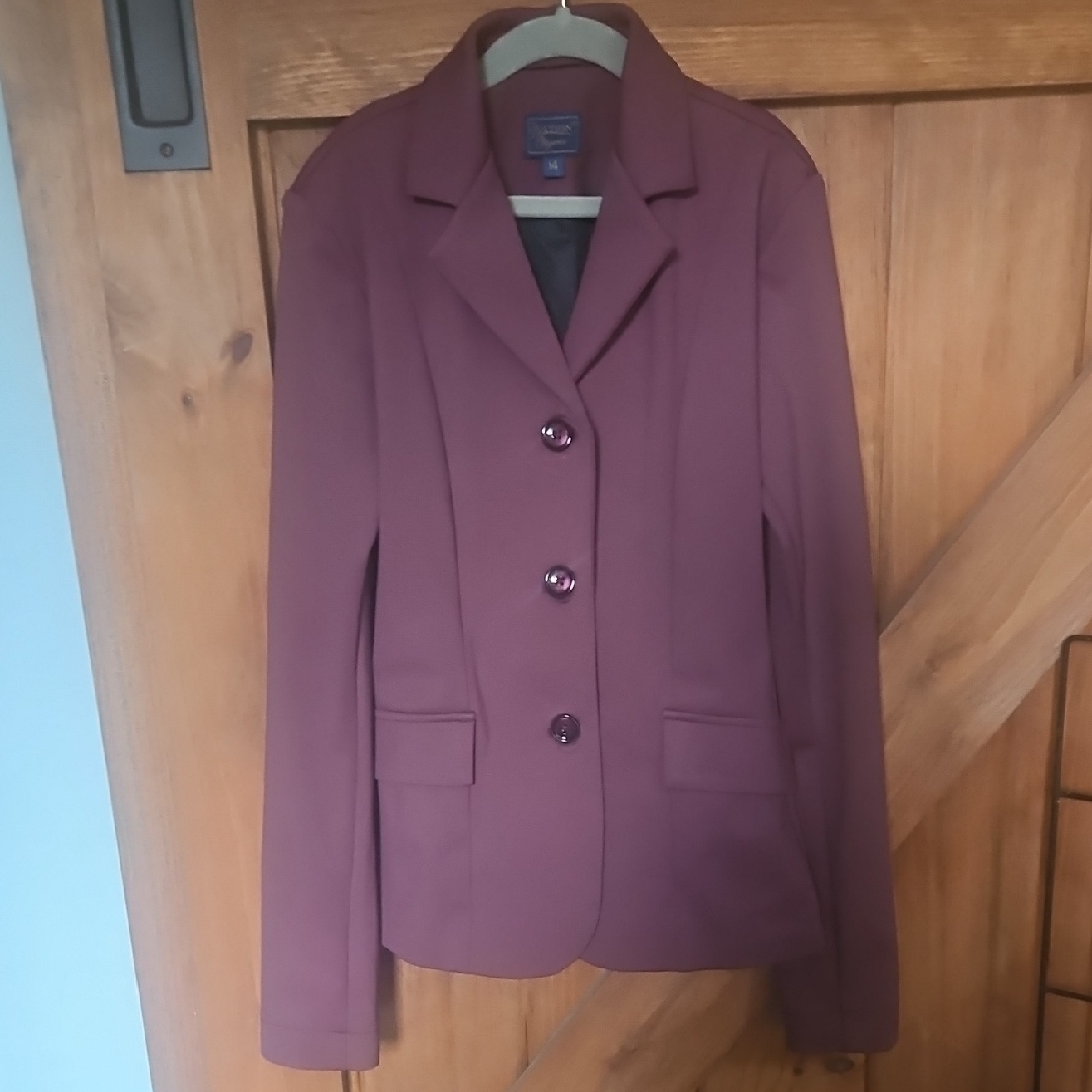 Ovation Show. Coat